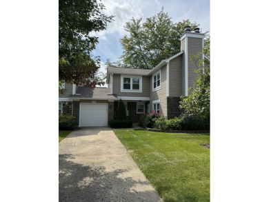 Lake Townhome/Townhouse Sale Pending in Bloomingdale, Illinois