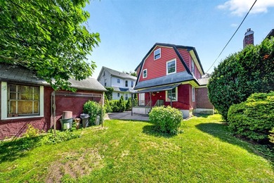 This classic Colonial on a private mid-block lot in Flushing - photo 18