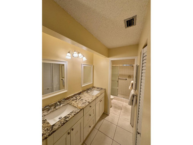 Welcome to this 3-bedroom, 2-bathroom water & Golf front - photo 19