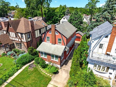 This classic Colonial on a private mid-block lot in Flushing - photo 20