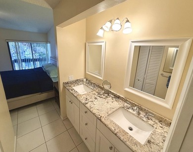 Welcome to this 3-bedroom, 2-bathroom water & Golf front - photo 20