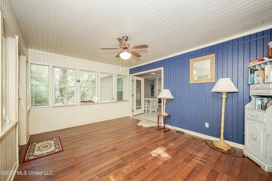 WATERFRONT on 3 Large Lots ! Find your small oasis Tucked away - photo 26