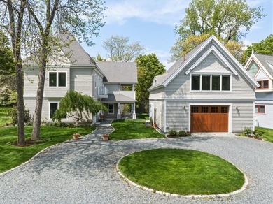 *Village retreat* is an attractive and well conceived home and - photo 1