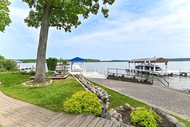 WILLIAMS BAY- Sipping lemonade with friends on the porch or a - photo 3