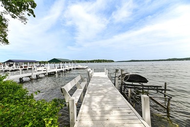 WILLIAMS BAY- Sipping lemonade with friends on the porch or a - photo 4