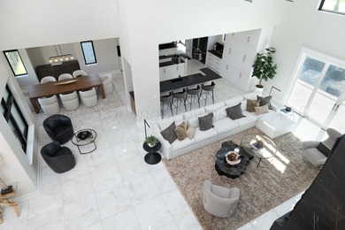 This luxurious modern residence blends clean architectural lines - photo 10