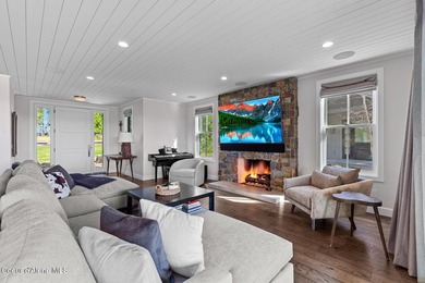Cottage 27 is a beautifully crafted home in the heart of Gozzer - photo 7
