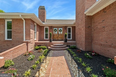 LAKE TOBESOFKEE WATERFRONT ESTATE WITH 525 FEET OF SHORELINE, 2 - photo 8
