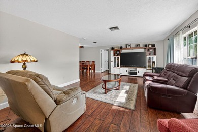 Property is back on the market at no fault of the seller or the - photo 7