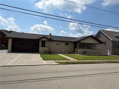 Welcome home to this beautifully updated 3-bedroom brick ranch - photo 3