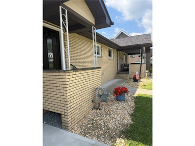 Welcome home to this beautifully updated 3-bedroom brick ranch - photo 4