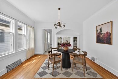 This charming home is ready for its new owner! Step up to the - photo 7