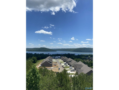Lake Townhome/Townhouse For Sale in Guntersville, Alabama