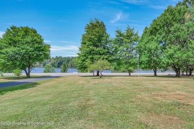 Enjoy comfortable living in this 3-bedroom, 1-bath bi-level home - photo 5