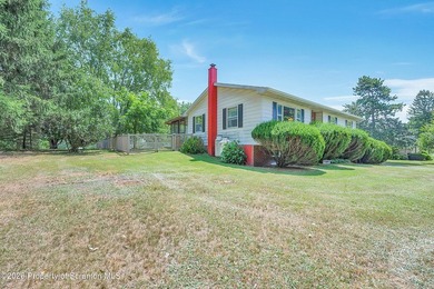 Enjoy comfortable living in this 3-bedroom, 1-bath bi-level home - photo 6