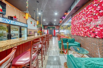 Consisting of about 1,500 Sq Ft, the space features A Full Bar - photo 3