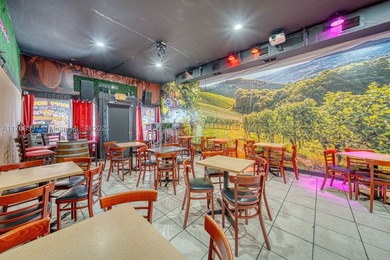 Consisting of about 1,500 Sq Ft, the space features A Full Bar - photo 5