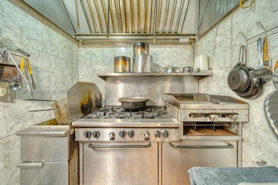 Consisting of about 1,500 Sq Ft, the space features A Full Bar - photo 10