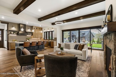 Welcome to 11 Alpenrose Ln, nestled among the green fairways of - photo 1