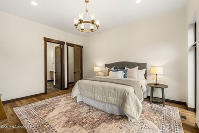 Welcome to 11 Alpenrose Ln, nestled among the green fairways of - photo 5