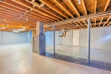 Beautifully renovated 3-bedroom, 1-bath ranch in the heart of - photo 23