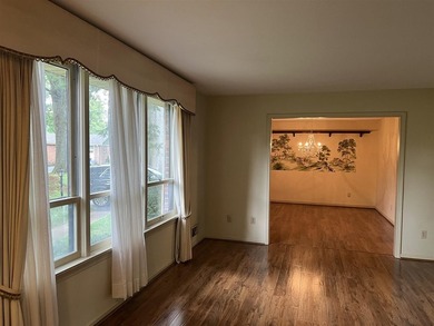 WOW! Space galore in this spacious home offering 4 bedrooms, 2 - photo 7