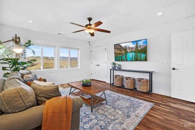 Minutes to Micron, Lucky Peak, River and Greenbelt access. Quiet - photo 11