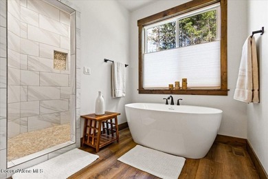 PRICED TO SELL! UNDER APPRAISED VALUE! Welcome to life at The - photo 12