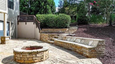 Welcome to your private retreat in the prestigious, gated Lake - photo 13