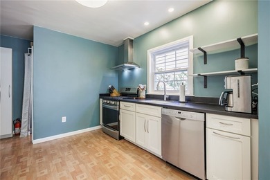 Conveniently located just minutes from the University of - photo 15
