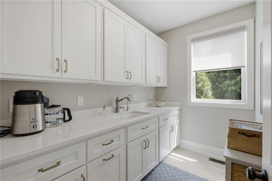 Welcome to your private retreat in the prestigious, gated Lake - photo 23