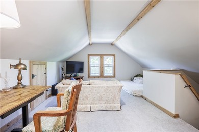 Conveniently located just minutes from the University of - photo 30