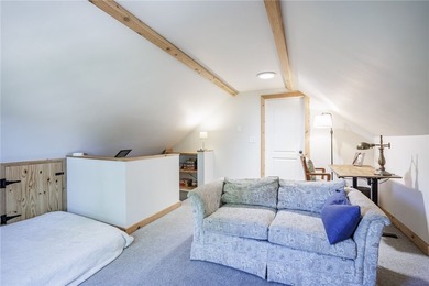 Conveniently located just minutes from the University of - photo 31