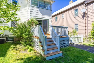Conveniently located just minutes from the University of - photo 33