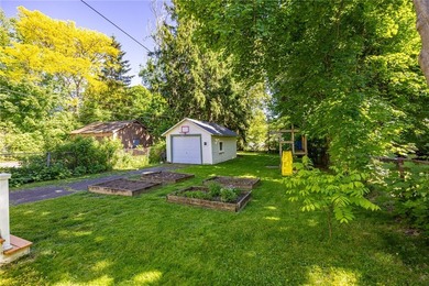 Conveniently located just minutes from the University of - photo 36