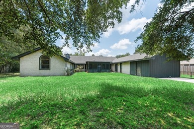 Plenty of space welcomes you in this 4/5 bedroom 2.5 bath home - photo 37