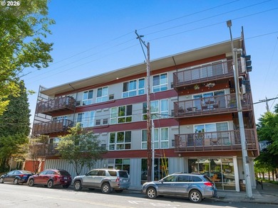 OPEN HOUSE Saturday, March 14th 11-1! Upper Floor Corner Condo