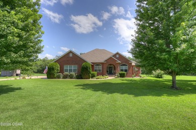 Welcome home to this immaculate 3-bedroom, 3 full-bath residence - photo 2
