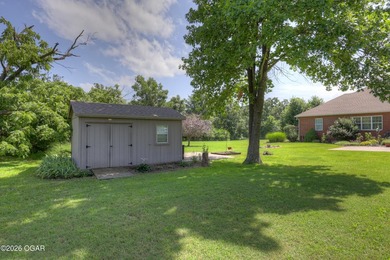 Welcome home to this immaculate 3-bedroom, 3 full-bath residence - photo 6