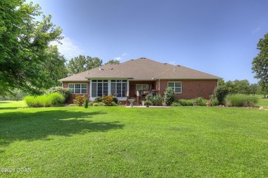 Welcome home to this immaculate 3-bedroom, 3 full-bath residence - photo 7