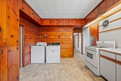 Perfect 2-Unit Home with Rental Income Potential - Ideal for - photo 18