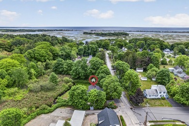This quintessential Coastal Maine Bungalow is located minutes - photo 5
