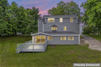 This quintessential Coastal Maine Bungalow is located minutes - photo 9