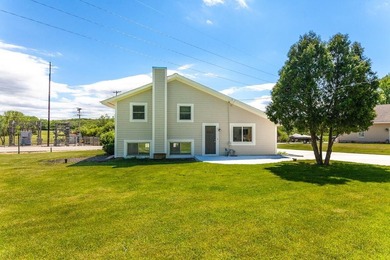 Share neighborhood access to Pewaukee Lake while enjoying the - photo 6