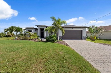 Cape Coral Lakes Area Home For Sale in Cape Coral Florida