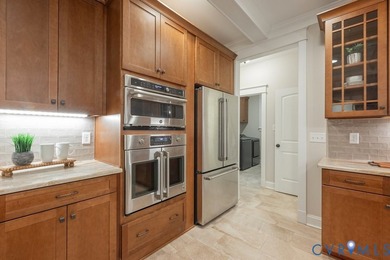 Lovely custom-built home presents a rare opportunity to - photo 23