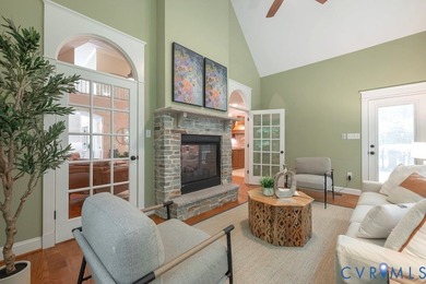Lovely custom-built home presents a rare opportunity to - photo 28