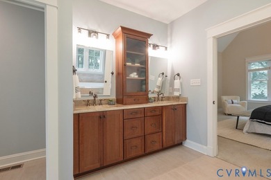 Lovely custom-built home presents a rare opportunity to - photo 35
