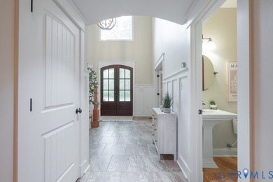 Lovely custom-built home presents a rare opportunity to - photo 41