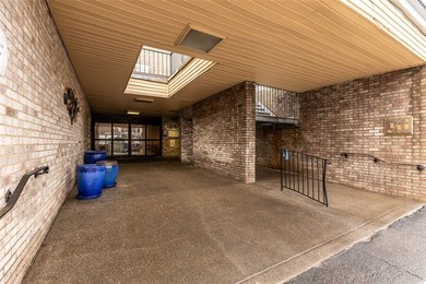 Enjoy desirable low-maintenance living at Virginia Mansions - photo 3